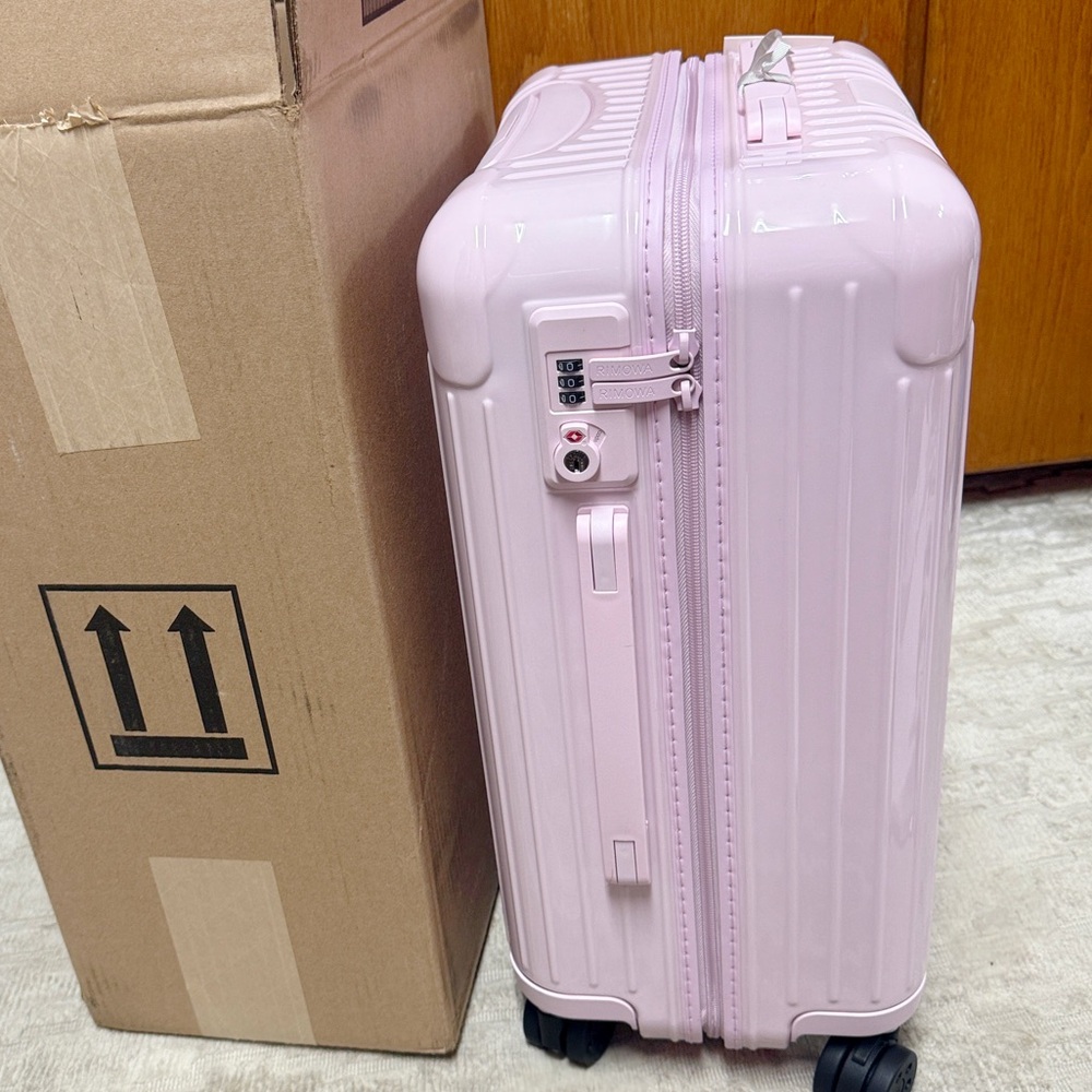 Rimowa ESSENTIAL cabin Ballerina Pink